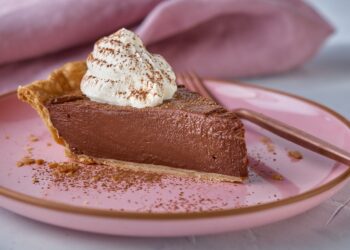 How to Make Chocolate Pie – The Easiest Way Ever!