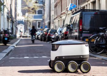 A Pizza Delivering Robot Is on Its Way