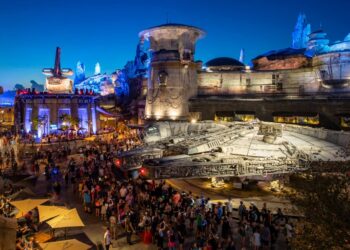 Disneyland Star Wars Galaxy’s Edge Updates: New Restaurant Food & Drinks