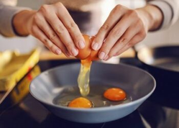 Indian Cooking Hacks: Easy Tips To Remove Egg Yolk From Egg Whites